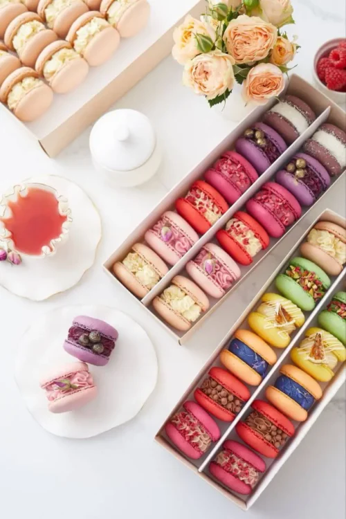 BOX OF 12 MACARONS